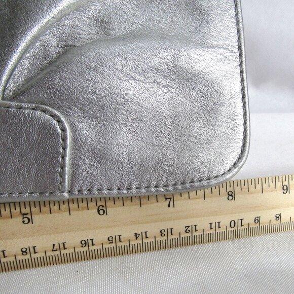 LIKE NEW "COACH" ORGANIZER WRISTLET + CARD SLOTS + KEY LEASH SOFT SILVER - Picture 9 of 12